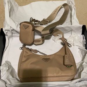 Prada bag full box like new